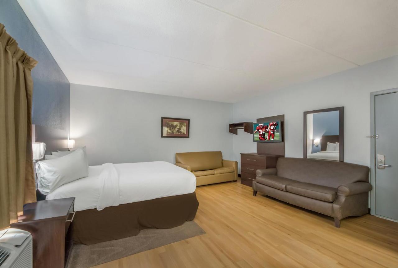 Hometowne Studios By Red Roof San Antonio - Seaworld Northwest 외부 사진