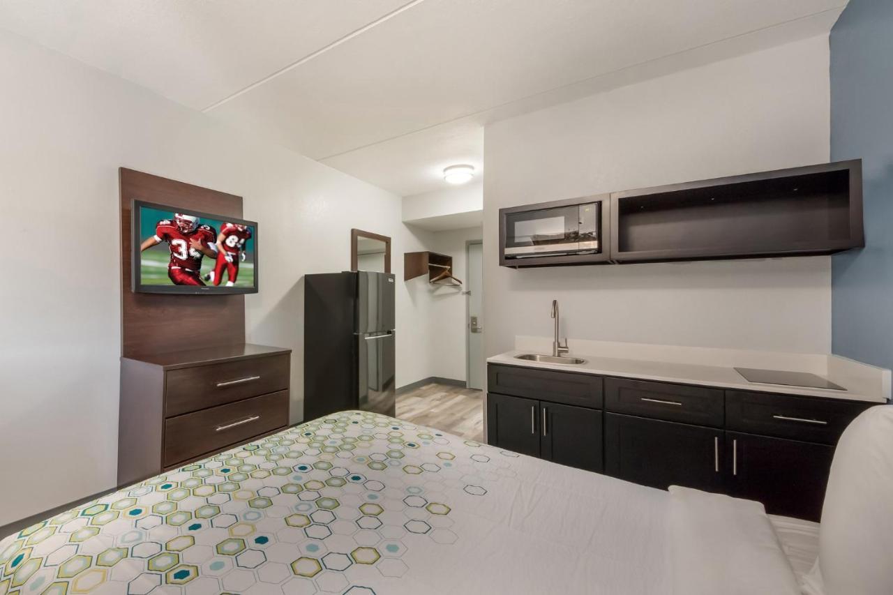 Hometowne Studios By Red Roof San Antonio - Seaworld Northwest 외부 사진