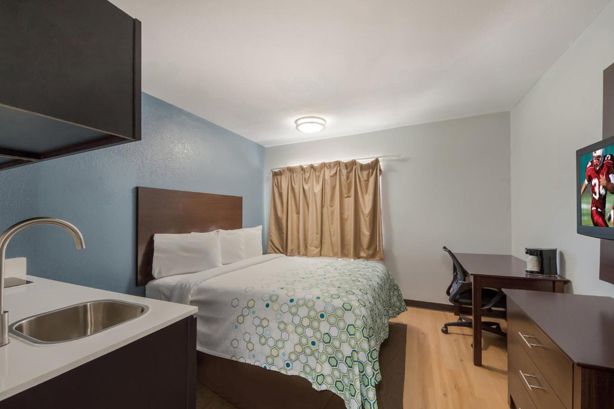 Hometowne Studios By Red Roof San Antonio - Seaworld Northwest 외부 사진